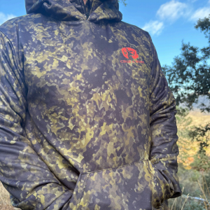 SUDADERA TECNICA CON CAPUCHA COLOR BOSQUE CRUZ & HUNT